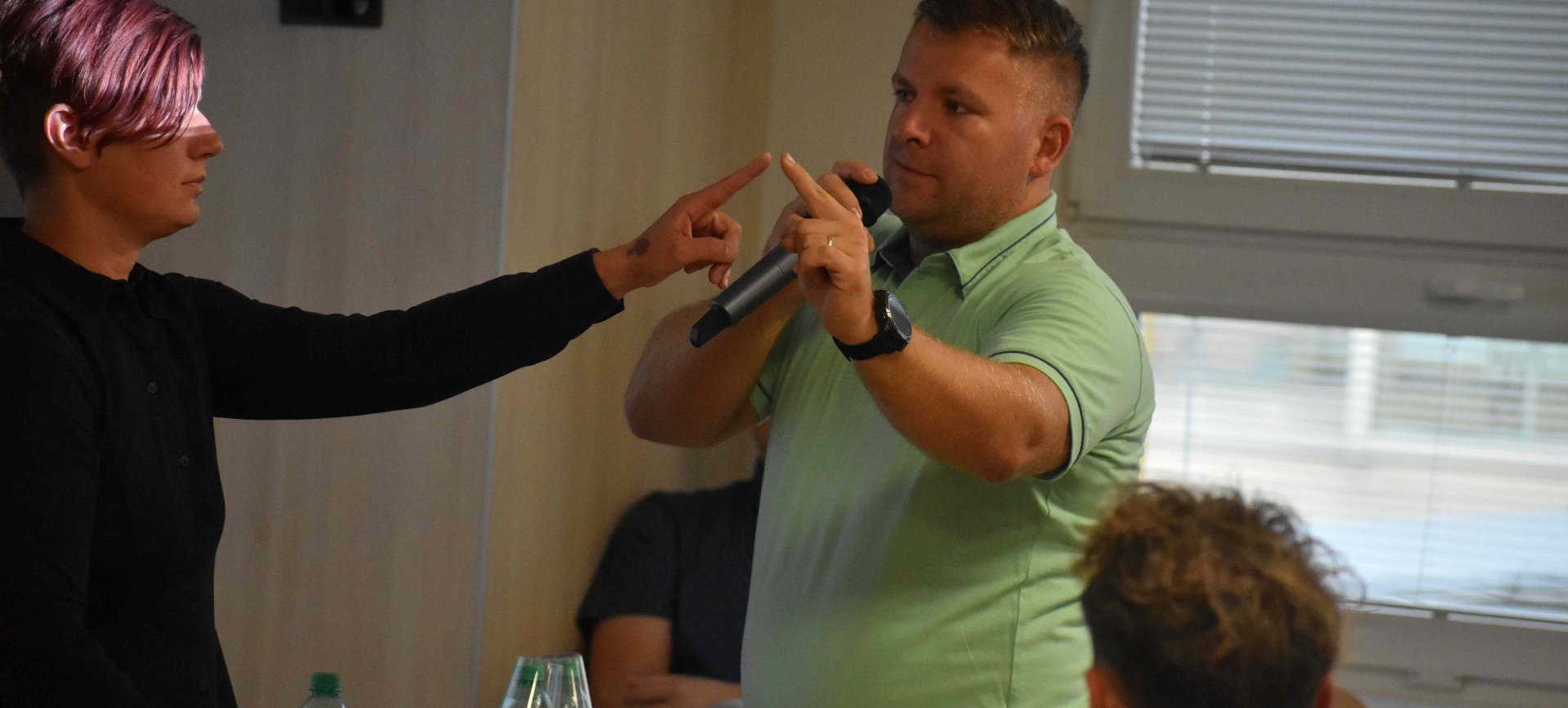 Seminář záchranářů v krnovské nemocnici ukázal týmovou spolupráci v péči o pacienty s CMP
