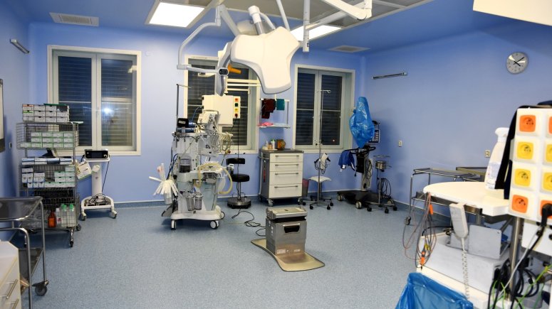 Původní operační sály SZZ Krnov byly třicet let staré. Moderní na nich byla pouze operační technika.