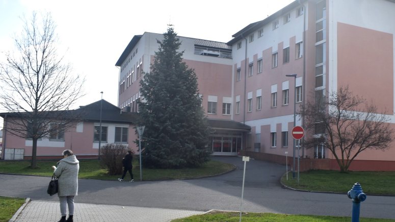 V krnovské nemocnici v těchto dnech začíná přestavba a rozšíření urgentního příjmu. Foto: František Kuba
