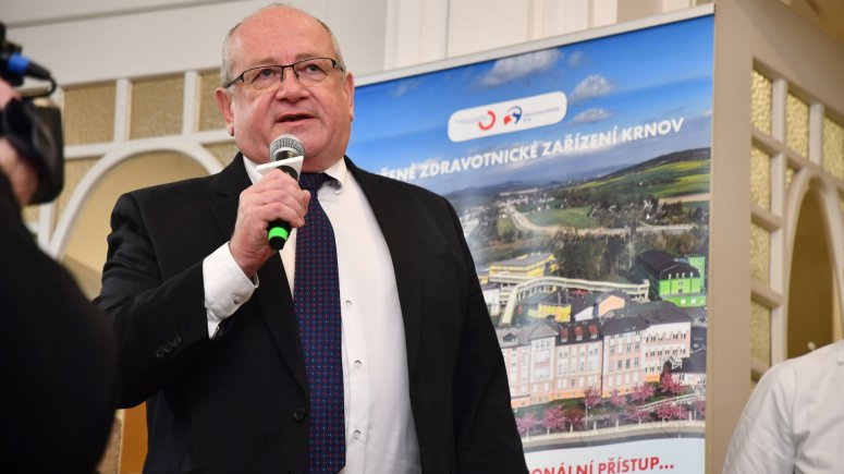 Krnovská nemocnice má v provozu unikátní systém na přepravu laboratorních vzorků TEMPUS600.