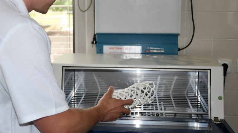 Speciální fixace OPENCAST umožňuje koupání. 