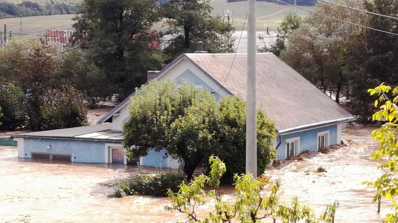 Sbírka na pomoc zaměstnancům. 