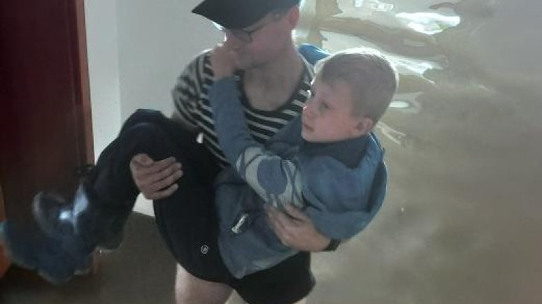 Povodňová sbírka pro zaměstnance.