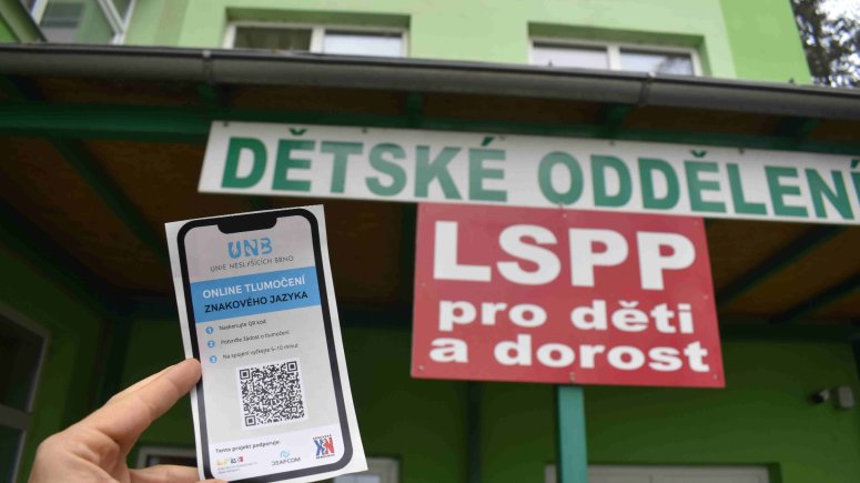 Tlumočení do znakového jazyka.