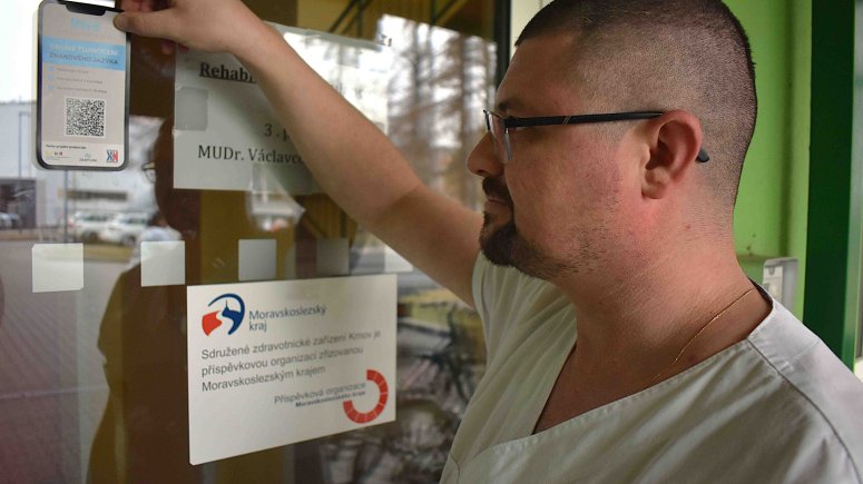 Tlumočení do znakového jazyka.